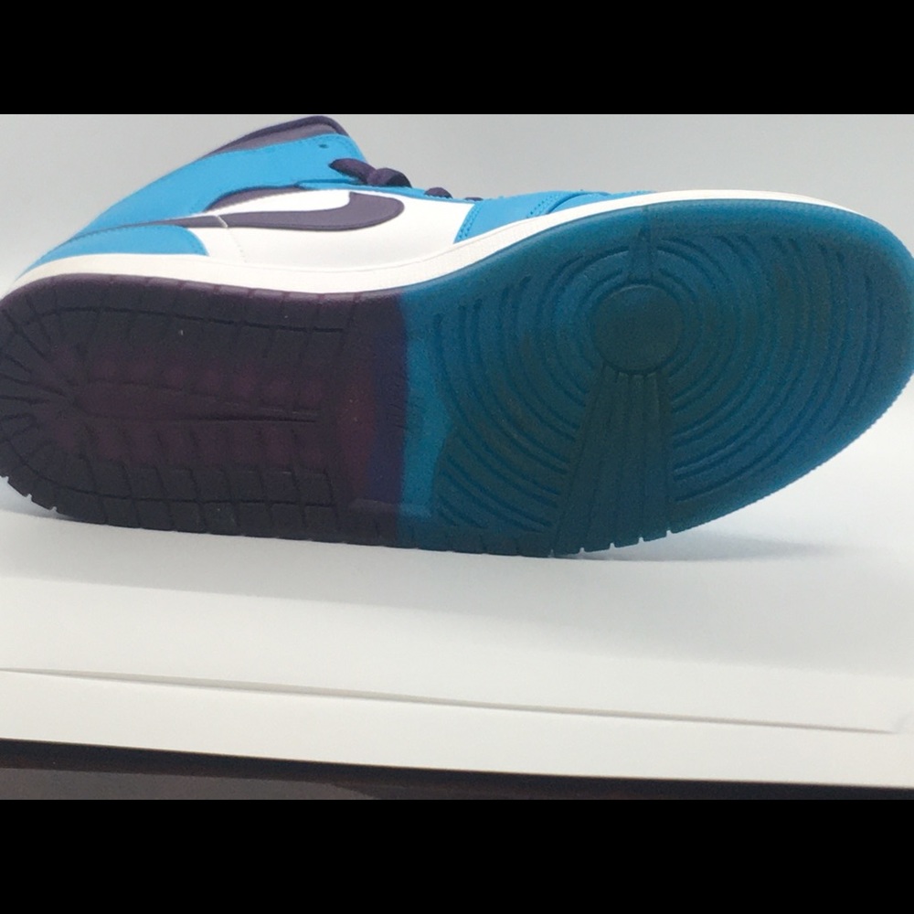 Jordan 1 ‘Hornets’ - Picture 4 of 4